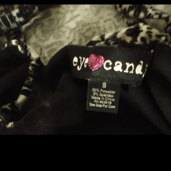 Romper Eye Candy Size Small Soft, Lined Pockets, Adjustable Straps - Picture 7 of 7